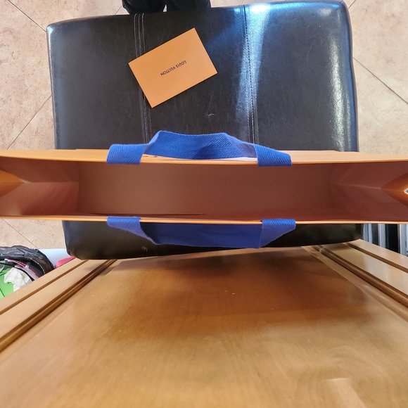 Louis Vuitton Shopping Bag, Box, & Dust Bags - Picture 4 of 16